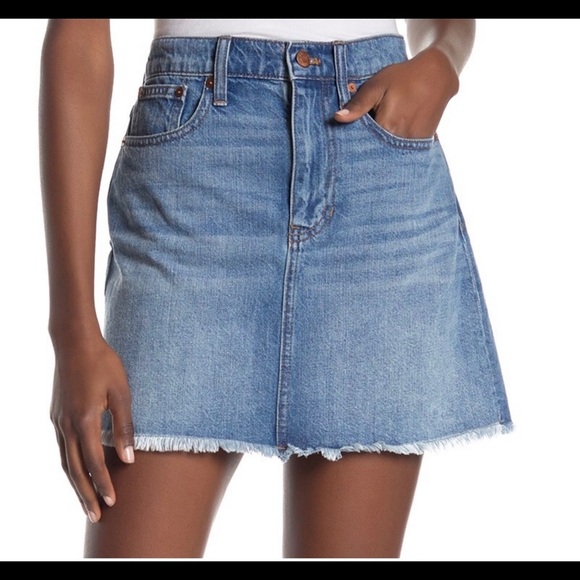 Madewell Dresses & Skirts - Madewell mccaren denim frayed hem mini skirt